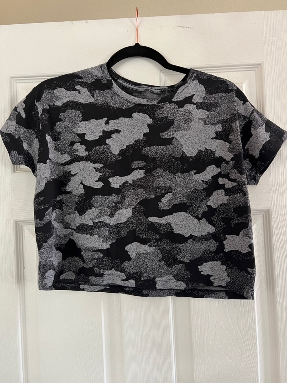 Lululemon Black and Gray Camo Short Sleeve Tee
